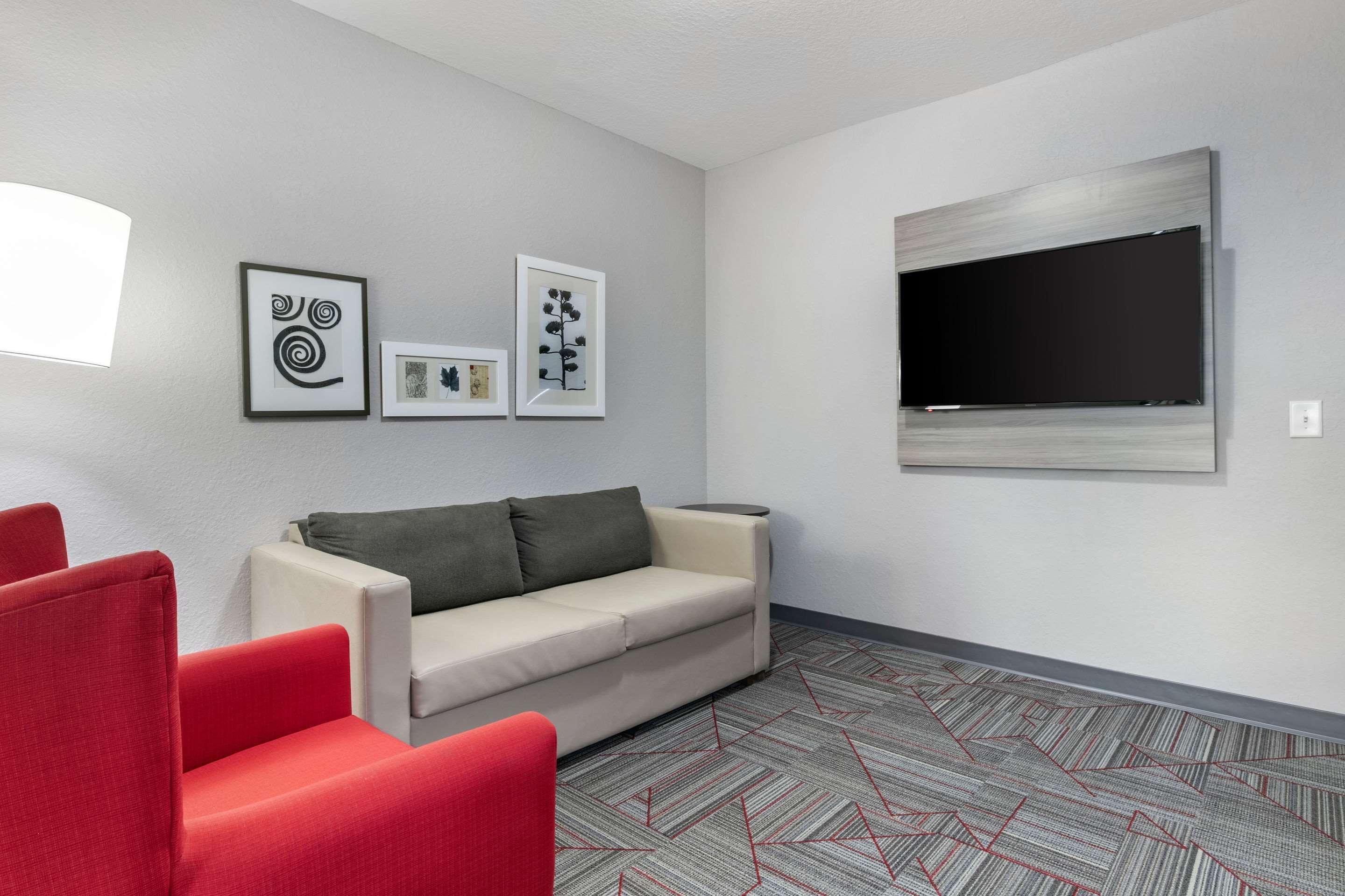 Hotel Clarion Pointe Columbus-Bradley Park Exteriér fotografie