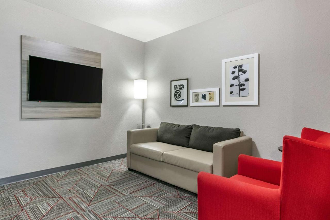 Hotel Clarion Pointe Columbus-Bradley Park Exteriér fotografie